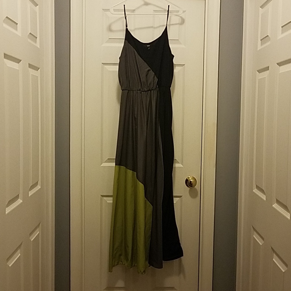 Mossimo Grey/Black/Lime Maxi, size M